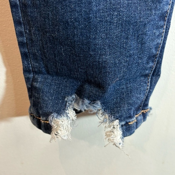 AMERICAN EAGLE  Sz 14S Dark Wash Distressed Chewed Hem Super High Rise Jeans NEW - Picture 5 of 13